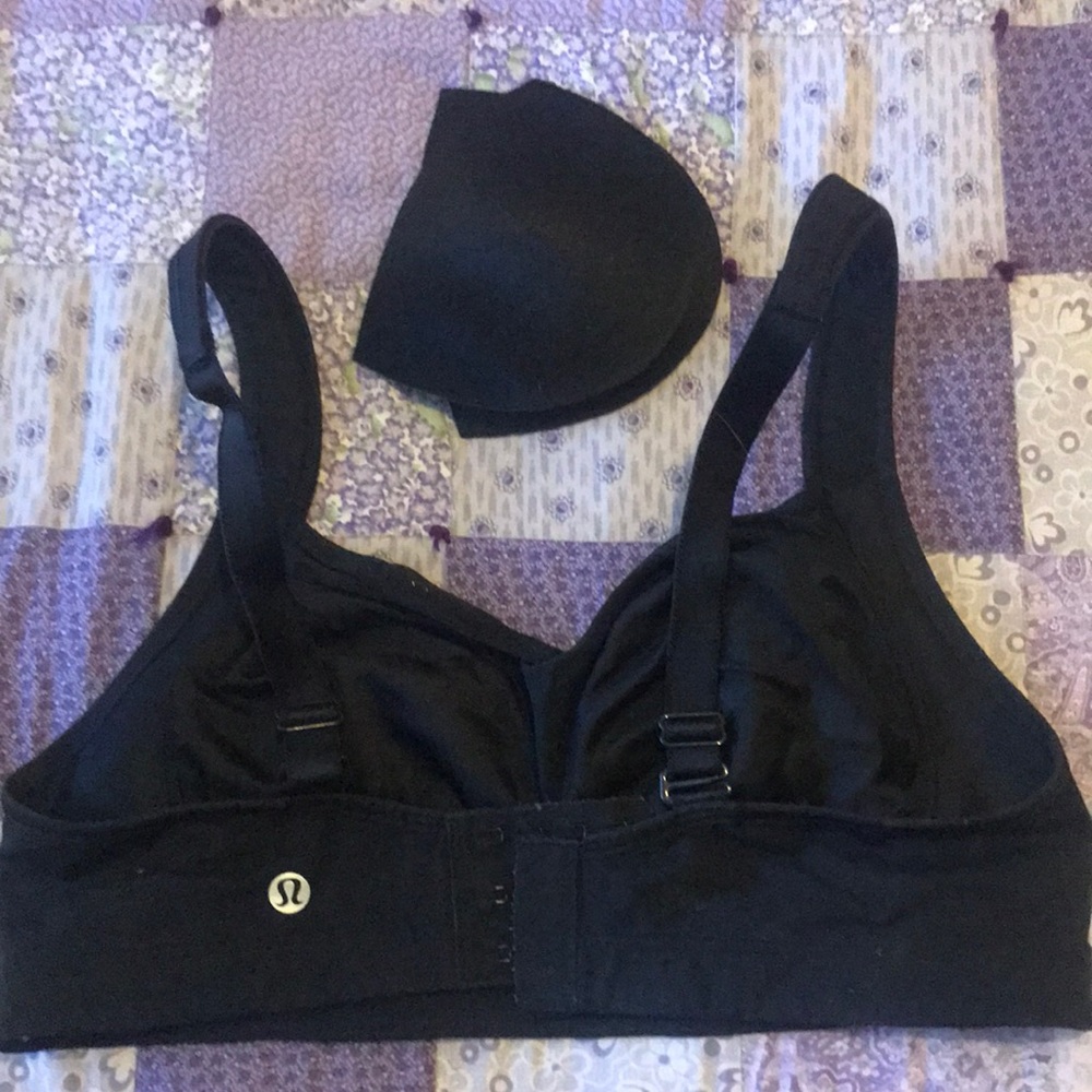 Lululemon sports bra